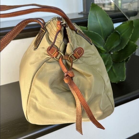 Dooney & Bourke Genuine Leather Nylon Shoulder Tote Purse,Excellent Condition - Picture 3 of 10